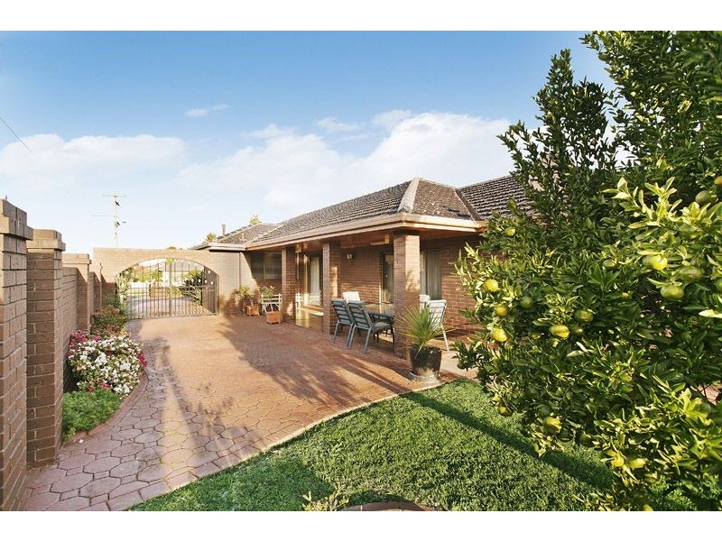 211 West Street, Glenroy VIC 3046