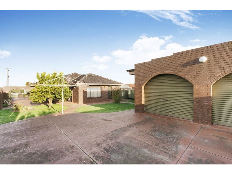 211 West Street, Glenroy VIC 3046