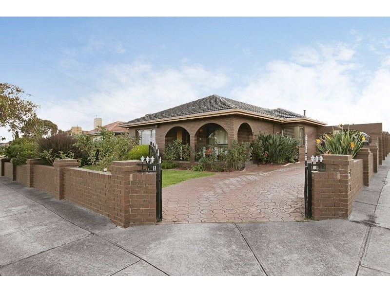 211 West Street, Glenroy VIC 3046