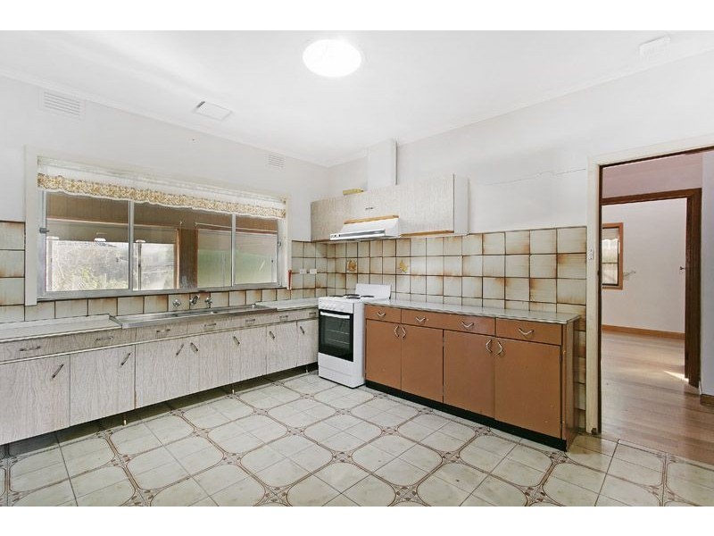 9 Isla Avenue, Glenroy VIC 3046