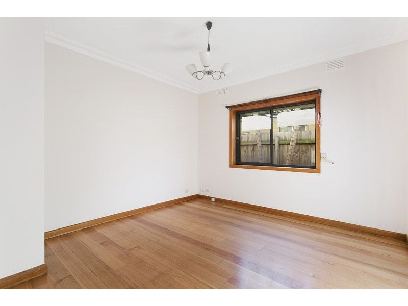 9 Isla Avenue, Glenroy VIC 3046