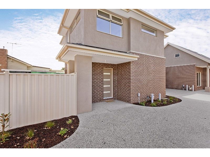 2/2 Maude Avenue, Glenroy VIC 3046