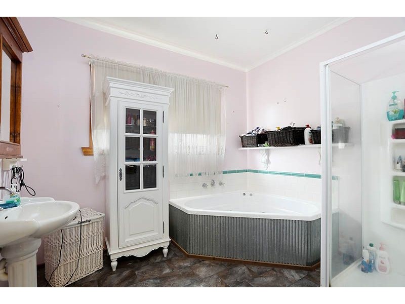 137 Loongana Avenue, Glenroy VIC 3046