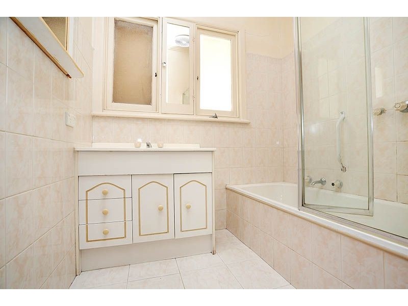 8 Curtin Avenue, Hadfield VIC 3046