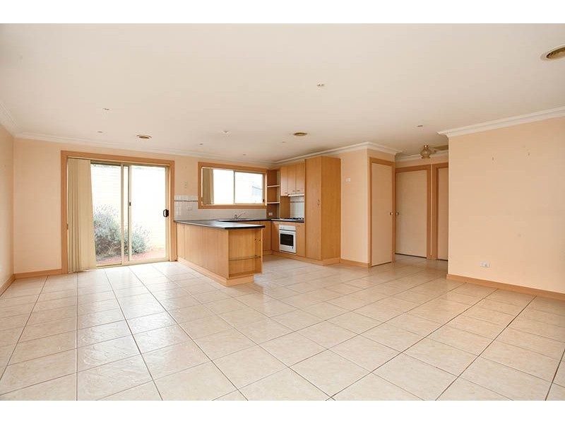 2/8 York Street, Glenroy VIC 3046