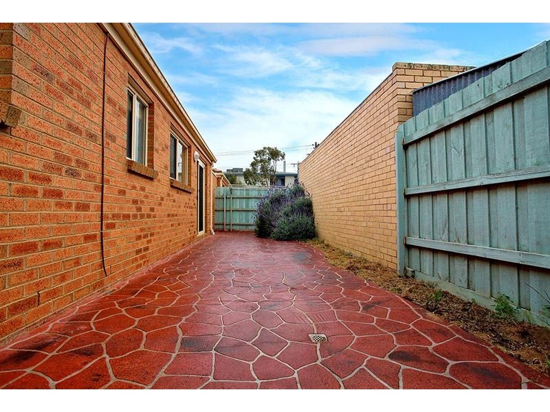 2/8 York Street, Glenroy VIC 3046