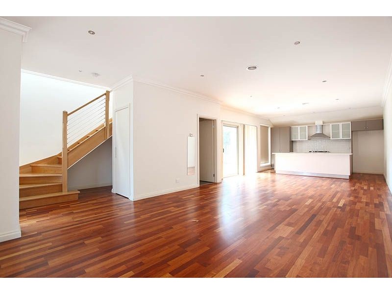 8 Strachan Street, Oak Park VIC 3046