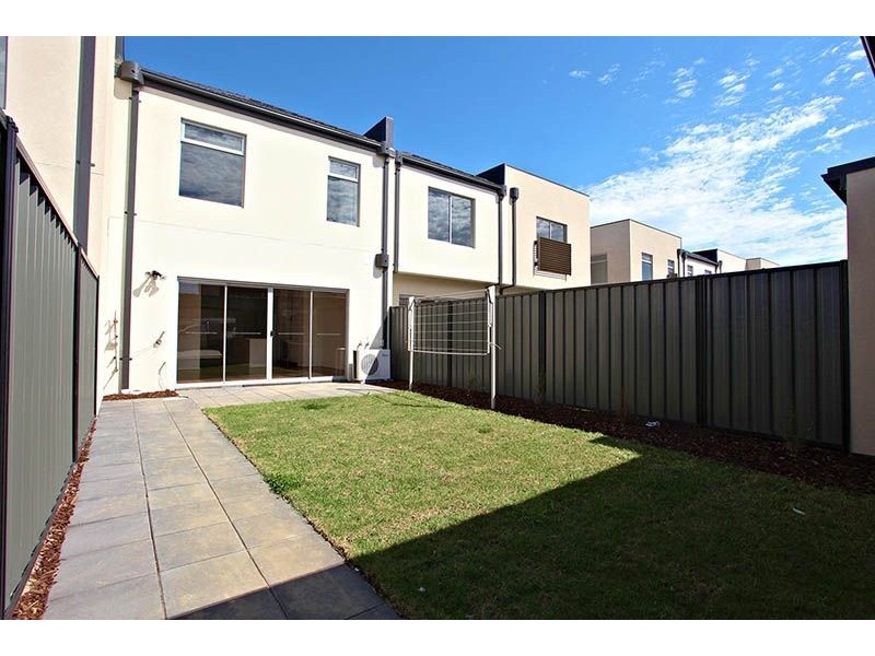 24/60 Cradle Mountain Drive, Craigieburn VIC 3064