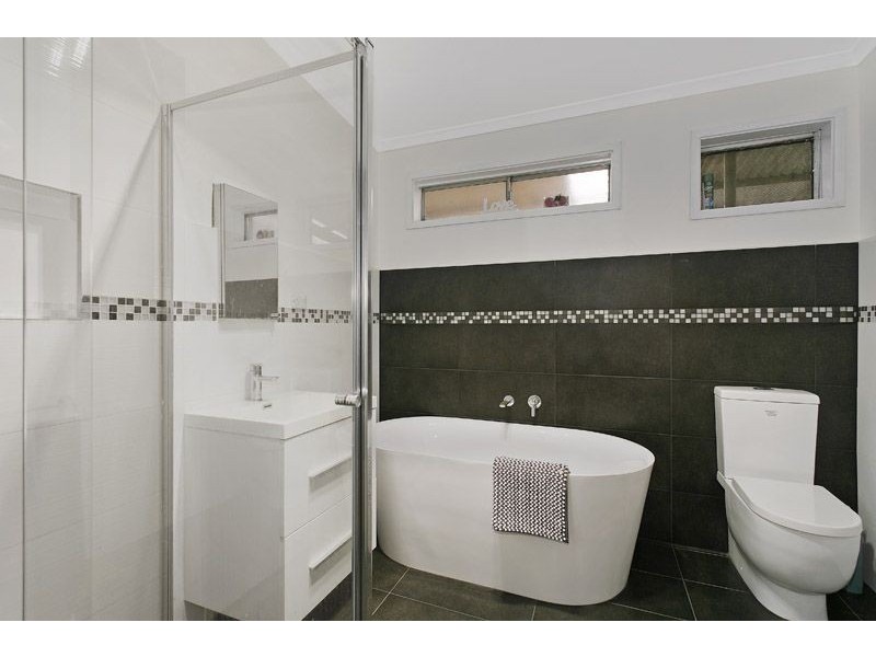 6 Bushfield Crescent, Coolaroo VIC 3048