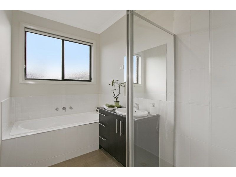 9 Highclere Street, Craigieburn VIC 3064