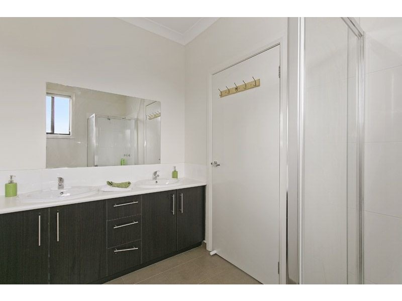 9 Highclere Street, Craigieburn VIC 3064