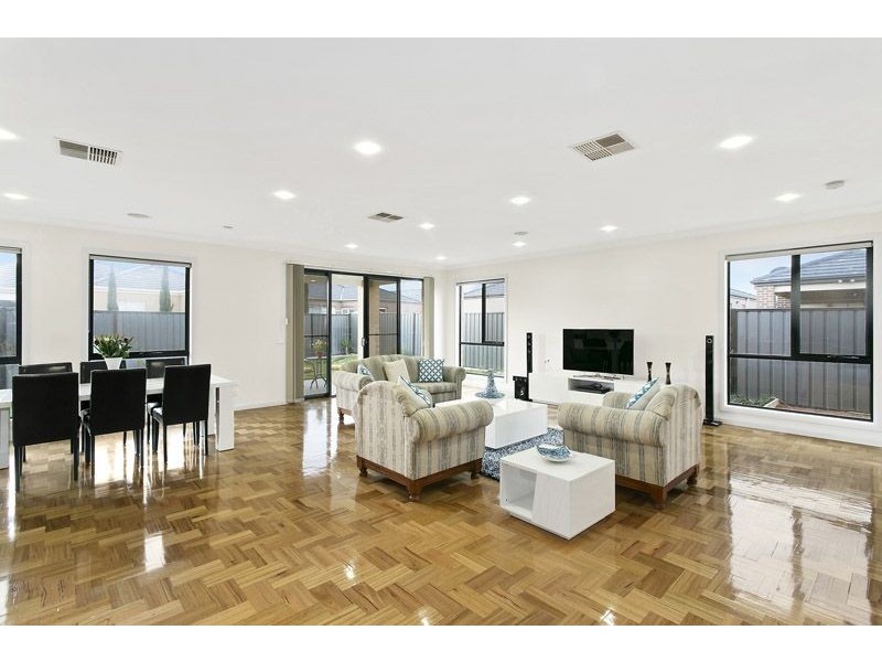 3 Brickwood Circuit, Craigieburn VIC 3064