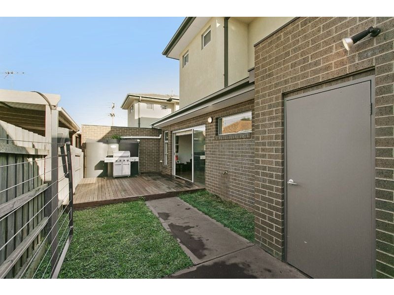 2/30 George Street, Glenroy VIC 3046