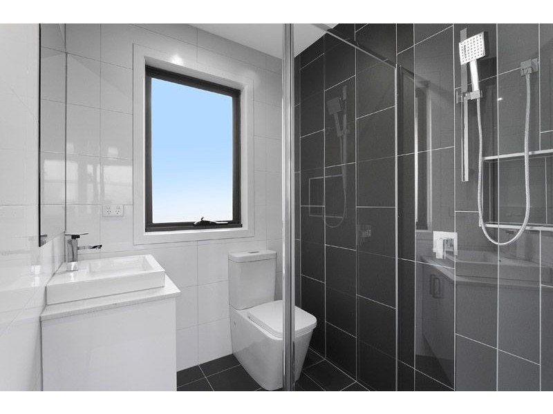 2/54 Hubert Avenue, Glenroy VIC 3046