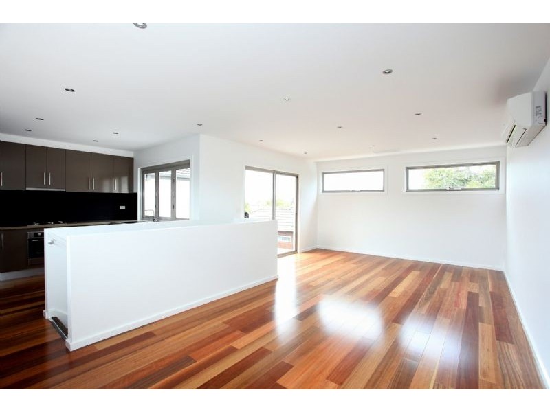 2/15 Maude Avenue, Glenroy VIC 3046