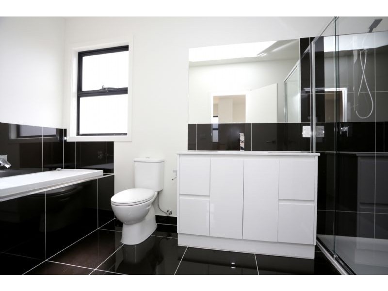 2/71 Isla Avenue, Glenroy VIC 3046