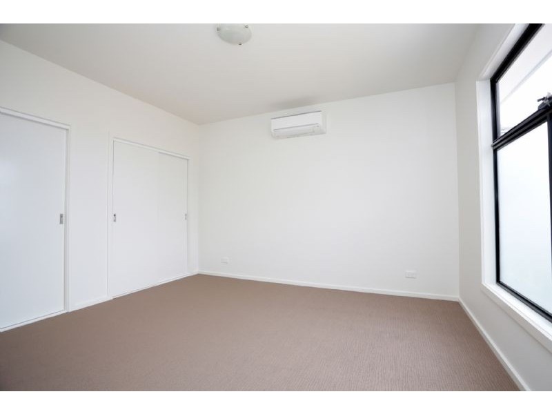 2/71 Isla Avenue, Glenroy VIC 3046