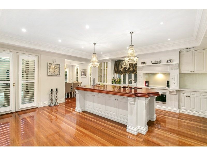 4 Magnolia Street, Oak Park VIC 3046