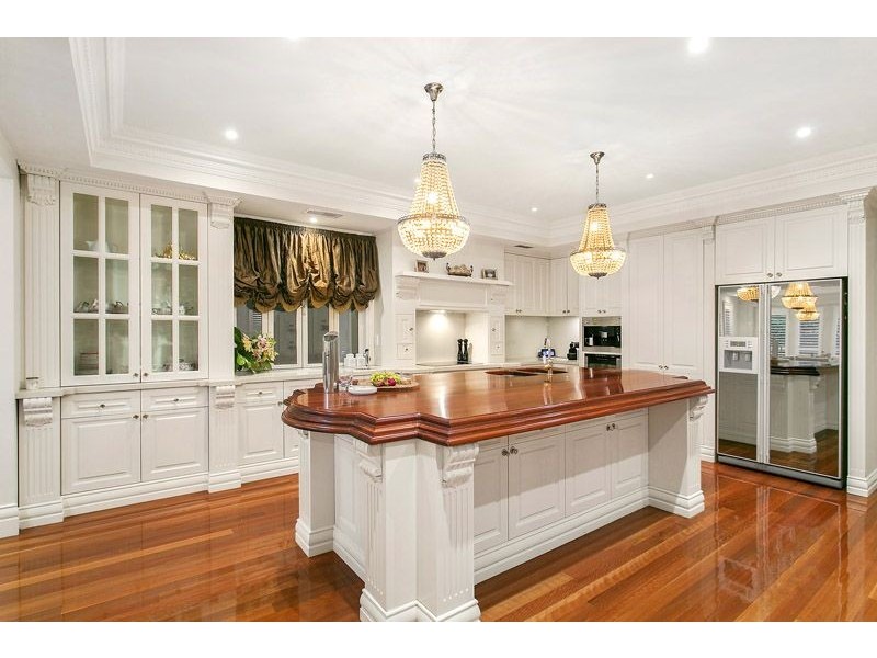 4 Magnolia Street, Oak Park VIC 3046