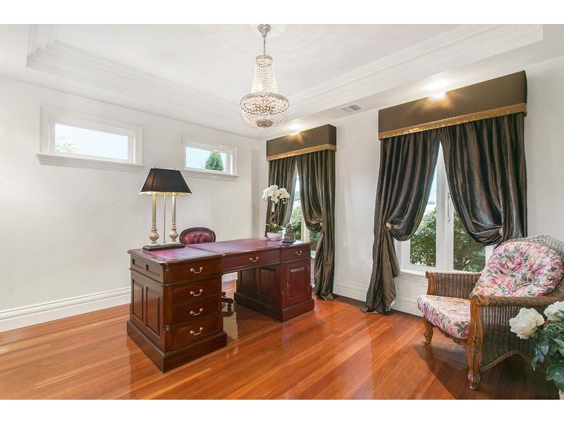 4 Magnolia Street, Oak Park VIC 3046