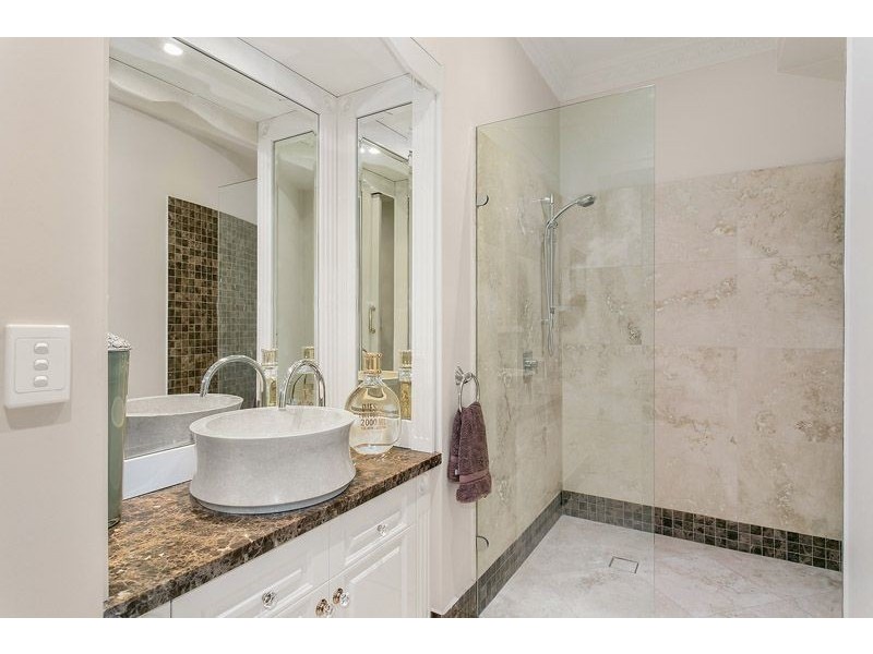 4 Magnolia Street, Oak Park VIC 3046