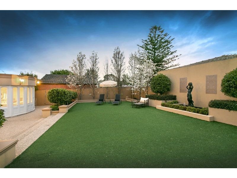 4 Magnolia Street, Oak Park VIC 3046