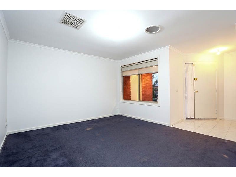5 Kennedy Parade, Roxburgh Park VIC 3064