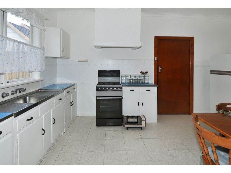 4 Knole Street, Hadfield VIC 3046