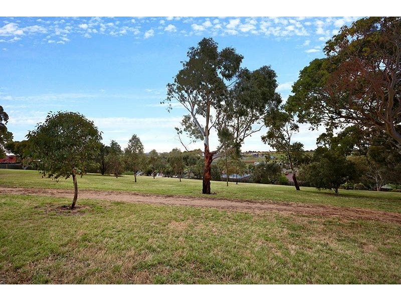 2 Reserve Court, Glenroy VIC 3046