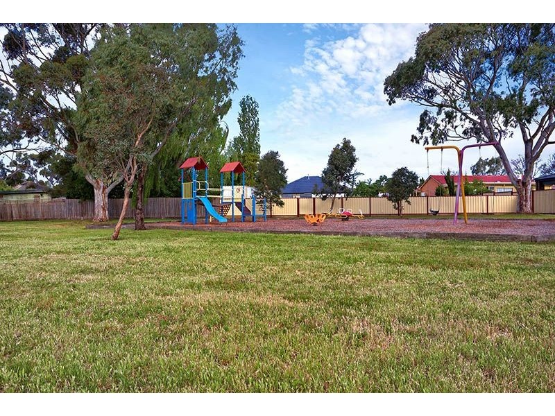 2 Reserve Court, Glenroy VIC 3046