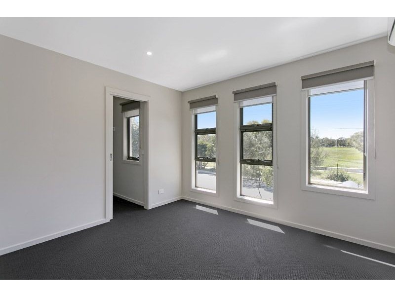 3/77 Box Forest Road, Hadfield VIC 3046
