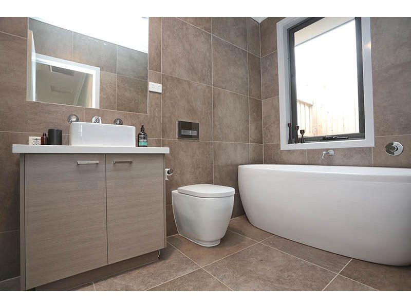 4/13 Sylvester Street, Oak Park VIC 3046