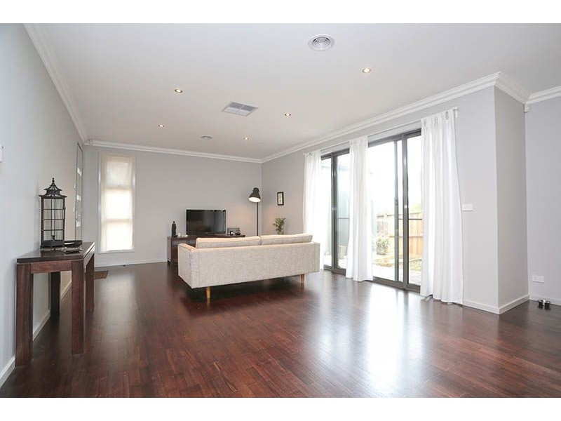 4/13 Sylvester Street, Oak Park VIC 3046