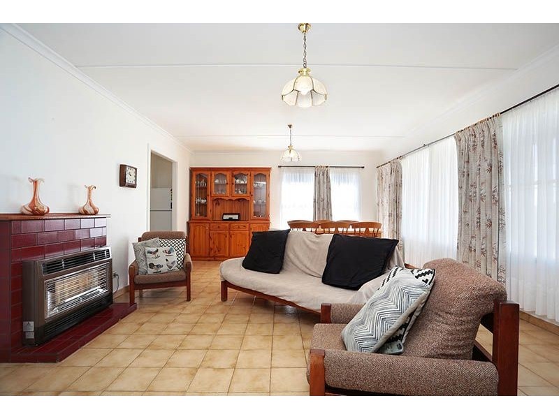 11 Romsey Crescent, Dallas VIC 3047