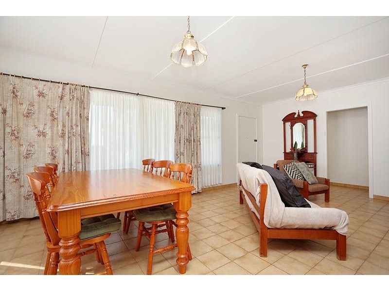 11 Romsey Crescent, Dallas VIC 3047