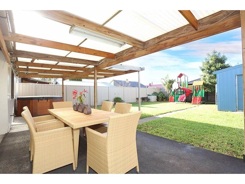 8 Wyuna Street, Fawkner VIC 3060