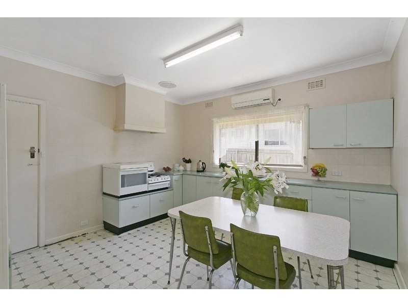 41 Station Road, Oak Park VIC 3046
