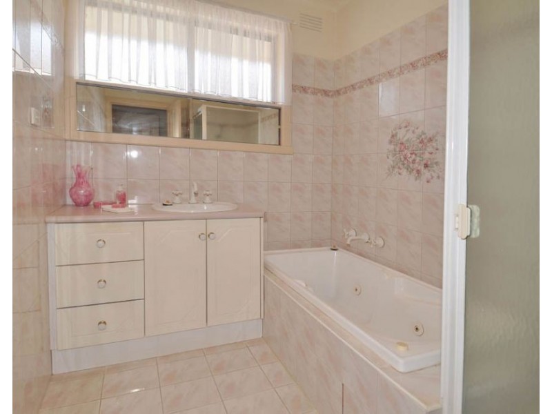 64 Paget Avenue, Glenroy VIC 3046