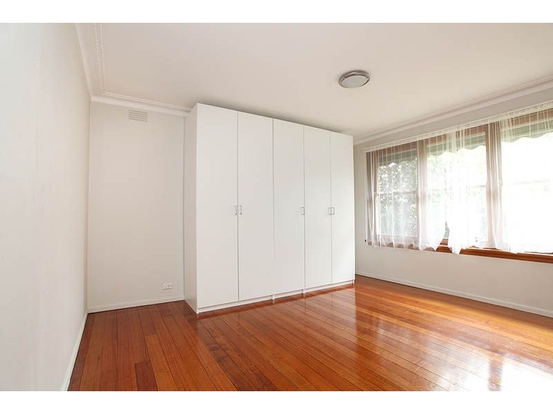 80 Valley Crescent, Glenroy VIC 3046