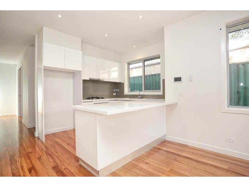 2/6 Newton Street, Glenroy VIC 3046