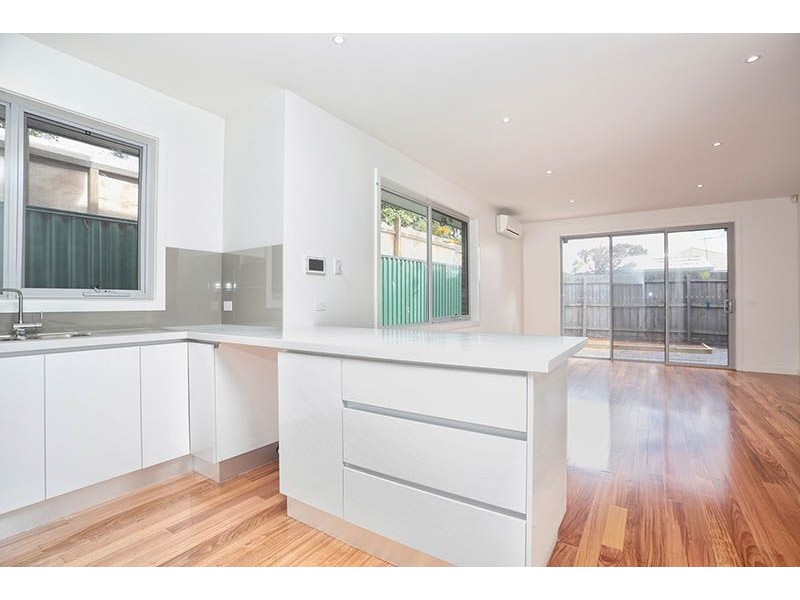 2/6 Newton Street, Glenroy VIC 3046