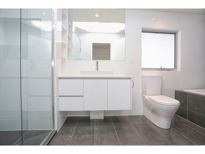 2/6 Newton Street, Glenroy VIC 3046