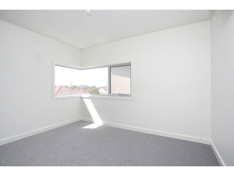 2/6 Newton Street, Glenroy VIC 3046