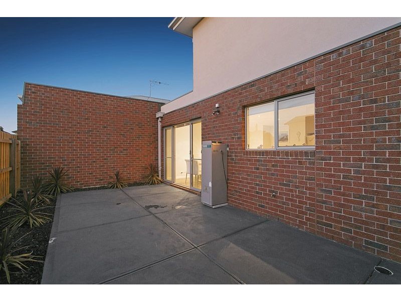 2/66 Melbourne Avenue, Glenroy VIC 3046