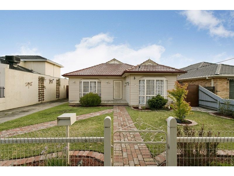27 North Street, Hadfield VIC 3046