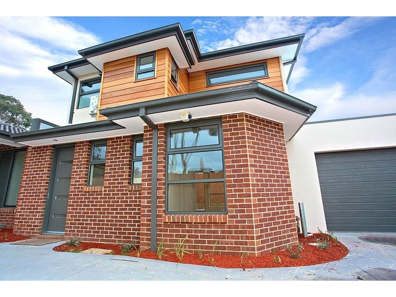 2/13 Sylvester Street, Oak Park VIC 3046