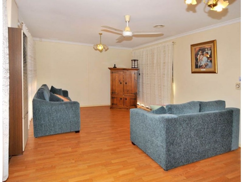 7 Inverleigh Court, Meadow Heights VIC 3048