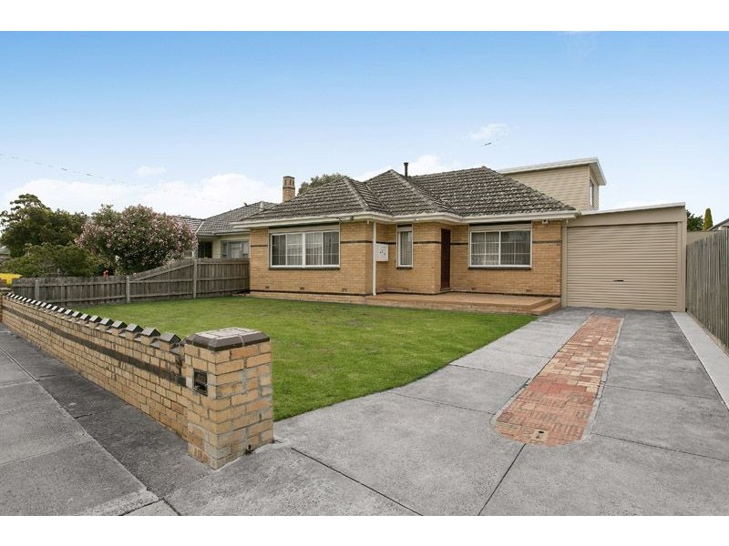 24 Anselm Grove, Glenroy VIC 3046