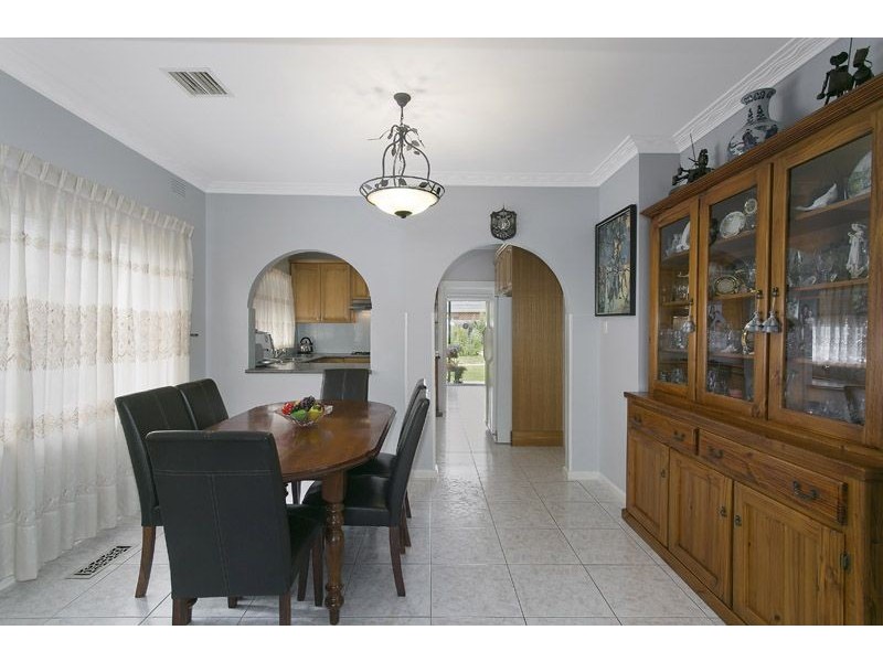 24 Anselm Grove, Glenroy VIC 3046