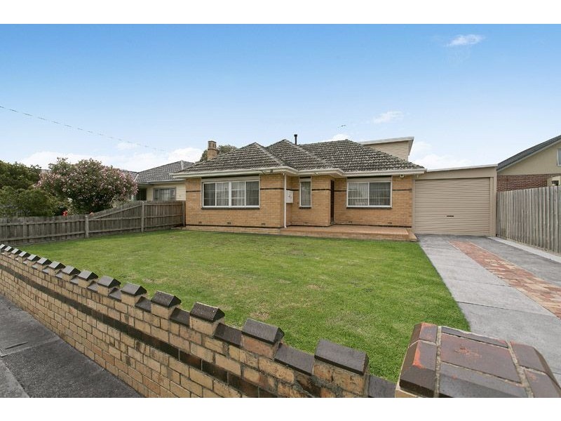 24 Anselm Grove, Glenroy VIC 3046
